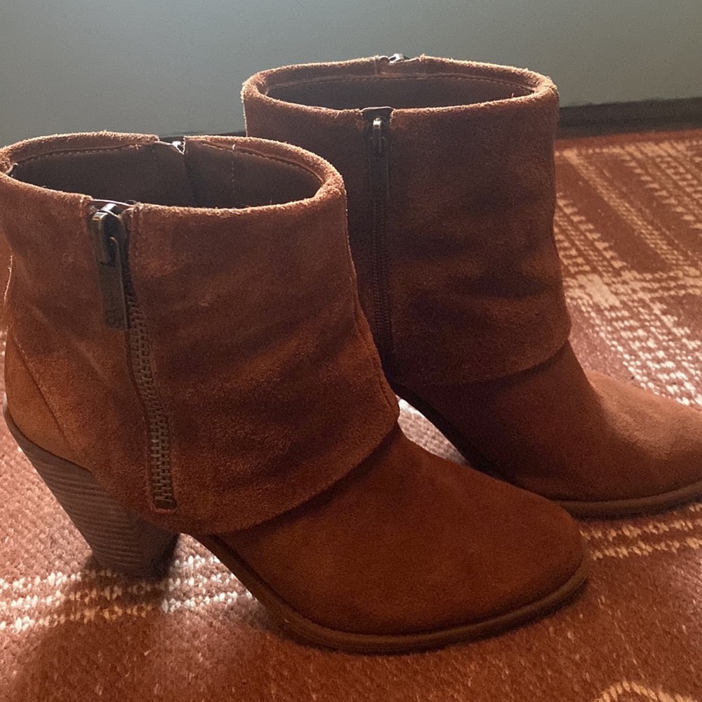Suede slouchy style ankle boots booties